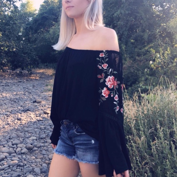 Off shoulder floral embroidered bell sleeve top - Picture 2 of 5
